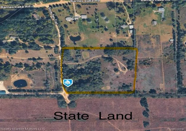 Homes for sale in Columbiaville, MI | 5400 Snow Den Trl, Columbiaville, MI 48421 | MLS# 61000721