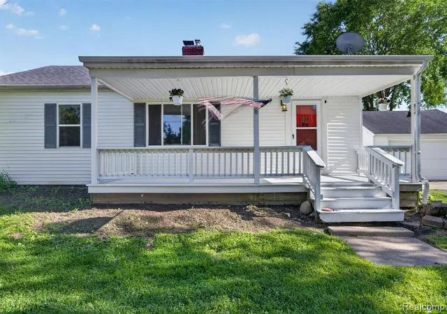 Homes for sale in Flushing, MI | 7077 Frances Rd, Flushing, MI 48433 | MLS# 61004425