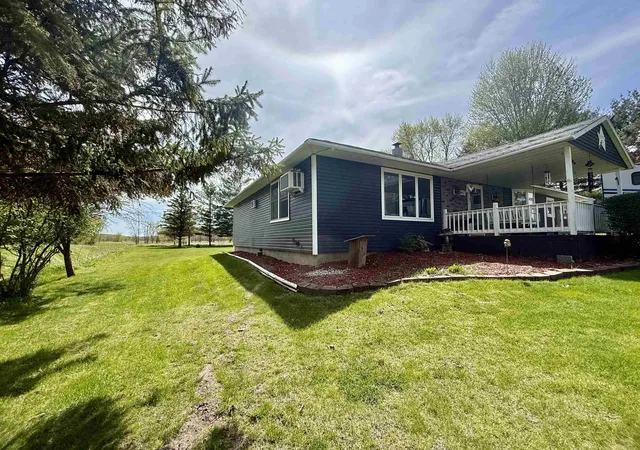 Homes for sale in Alma, MI | 742 E Van Buren Rd, Alma, MI 48801 | MLS# 80067770