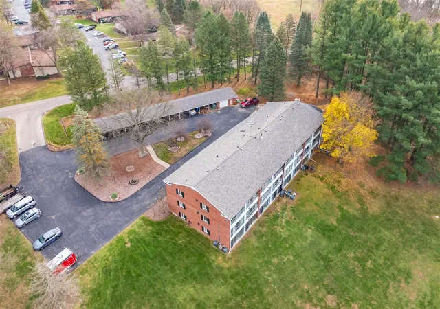 3rd image of 561 Garrison Rd, Battle Creek, MI 49017