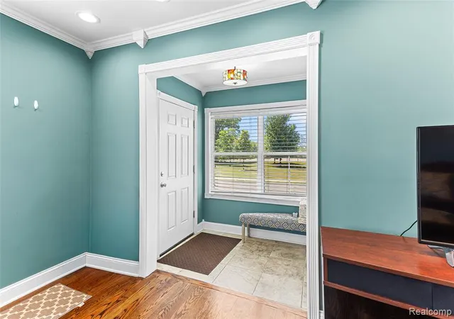 5th image of 218 W Greenlawn Ave, Lansing, MI 48910 2816 | MLS# 61000511