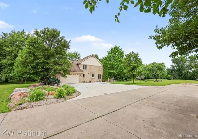 Photo 5 of Single family home for sale at 37433 26 Mile Rd, Lenox, MI 48048 | MLS# 61007622 | Listing updated on 2026-08-08
