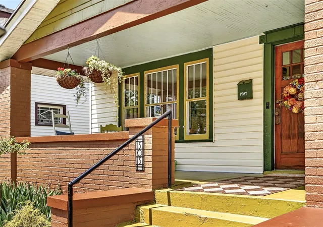 Homes for sale in Grand Rapids, MI | 505 Storrs St, Grand Rapids, MI 49507 | MLS# 70534337