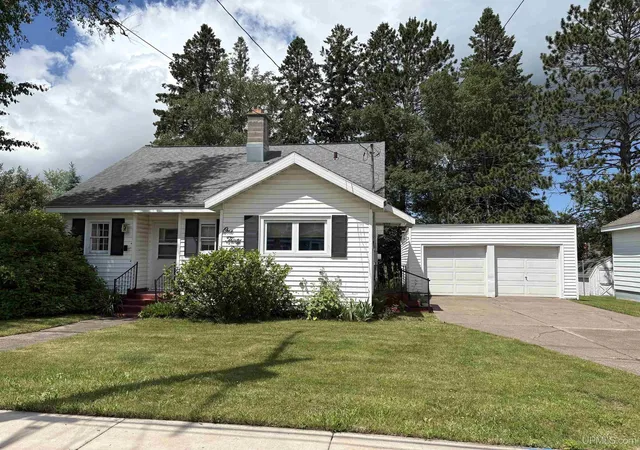 Homes for sale in Ironwood, MI | 138 E Francis St, Ironwood, MI 49938 | MLS# 50212816