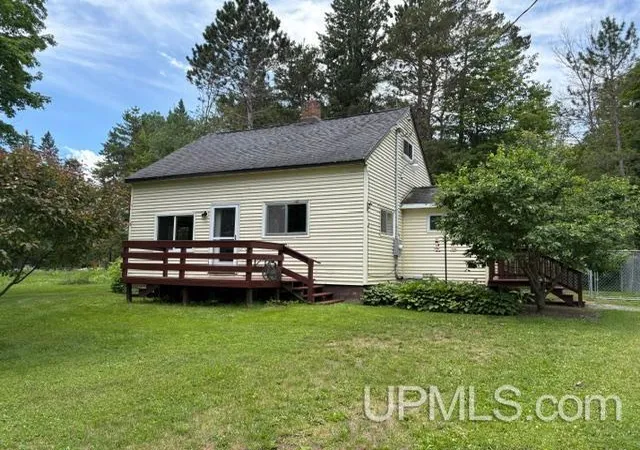 Homes for sale in Ironwood, MI | N12175 Lake Rd, Ironwood, MI 49938 | MLS# 50212355