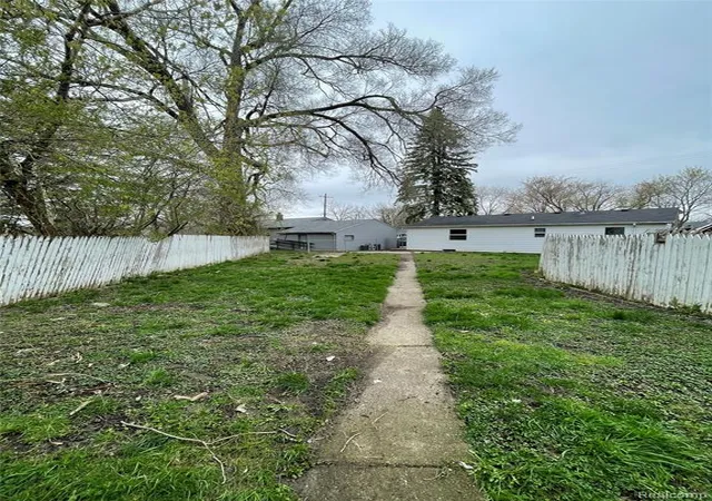 18th image of 2517 Mackinaw St, Saginaw, MI 48602 | MLS# 60922565