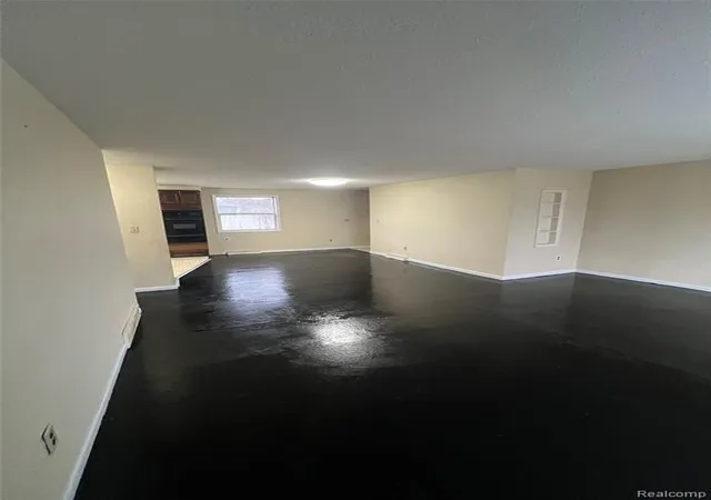 5th image of 2517 Mackinaw St, Saginaw, MI 48602 | MLS# 60922565
