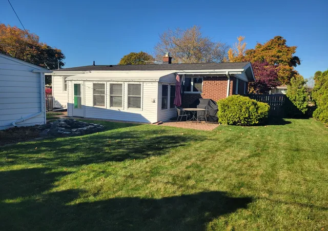2nd image of 2681 Emeline St, Trenton, MI 48183 | MLS# 60353074