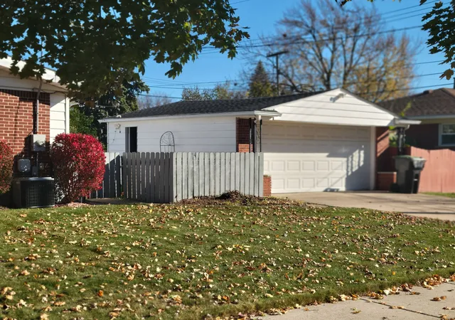 5th image of 2681 Emeline St, Trenton, MI 48183 | MLS# 60353074