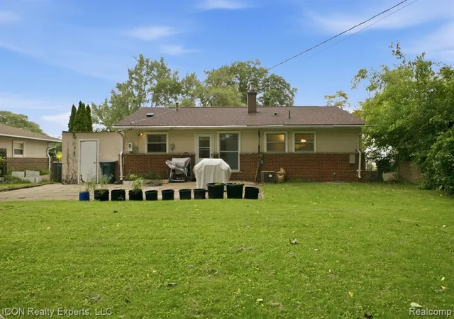 Homes for sale in Oak Park, MI | 22020 Jerome St, Oak Park, MI 48237 | MLS# 61003640