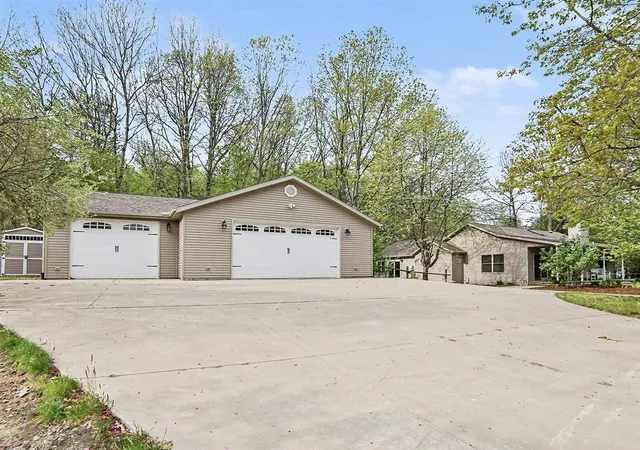 Photo 3 of Single family home for sale at 9103 W Ranger Rd, Mears, MI 49436 | MLS# 70553359 | Listing updated on 2026-09-18