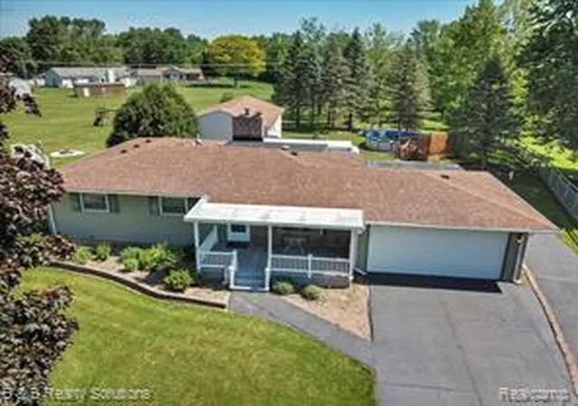 Homes for sale in Grand Blanc, MI | 6229 Cold Spring Trl, Grand Blanc, MI 48439 | MLS# 61008955
