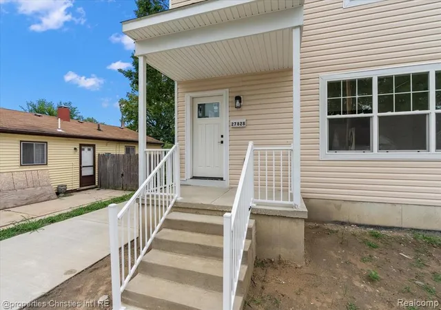 Photo 3 of Single family home for sale at 27828 Groveland St, Madison Heights, MI 48071 | MLS# 61023435 | Listing updated on 2026-09-06