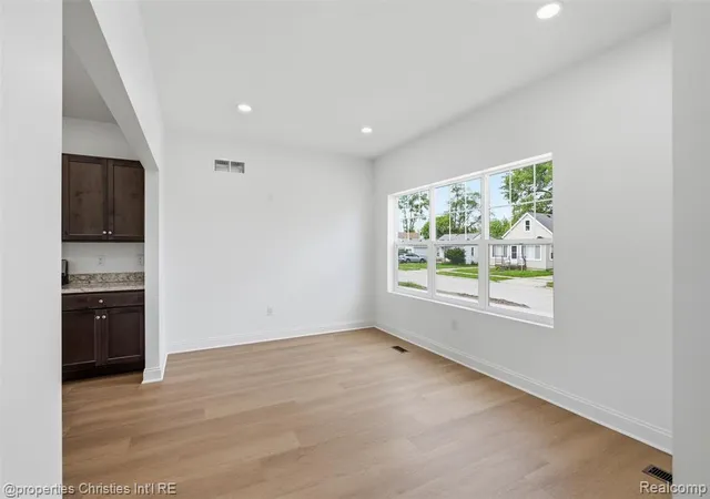 Photo 4 of Single family home for sale at 27828 Groveland St, Madison Heights, MI 48071 | MLS# 61023435 | Listing updated on 2026-09-06