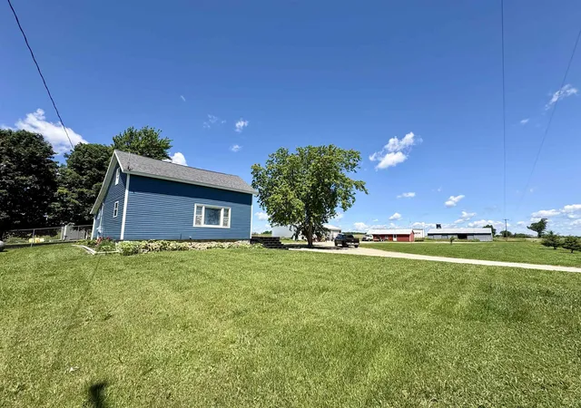4th image of 4275 N Vandecar Rd, Weidman, MI 48893 | MLS# 80069775