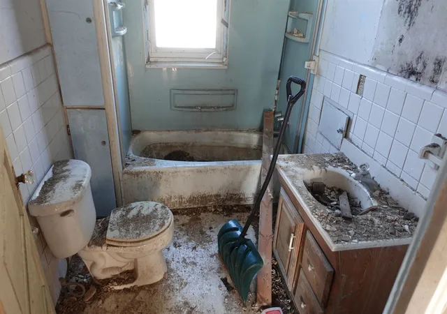 Photo 4 of Single family home for sale at 413 N Bond St, Saginaw, MI 48602 | MLS# 50186994 | Listing updated on 2025-09-10
