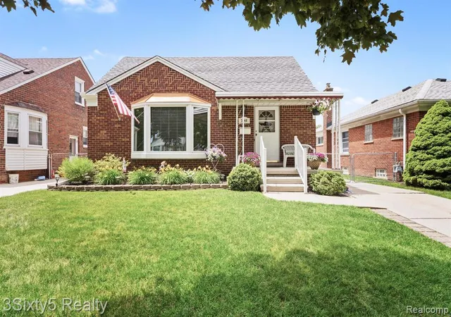 Homes for sale in Allen Park, MI | 7646 Robinson Ave, Allen Park, MI 48101 | MLS# 61003733