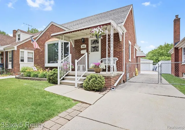Homes for sale in Allen Park, MI | 7646 Robinson Ave, Allen Park, MI 48101 | MLS# 61003733