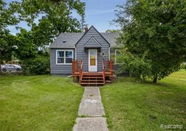 Homes for sale in Fraser, MI | 33065 Garfield Rd, Fraser, MI 48026 | MLS# 61009098