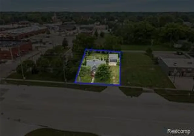 Homes for sale in Fraser, MI | 33065 Garfield Rd, Fraser, MI 48026 | MLS# 61009098