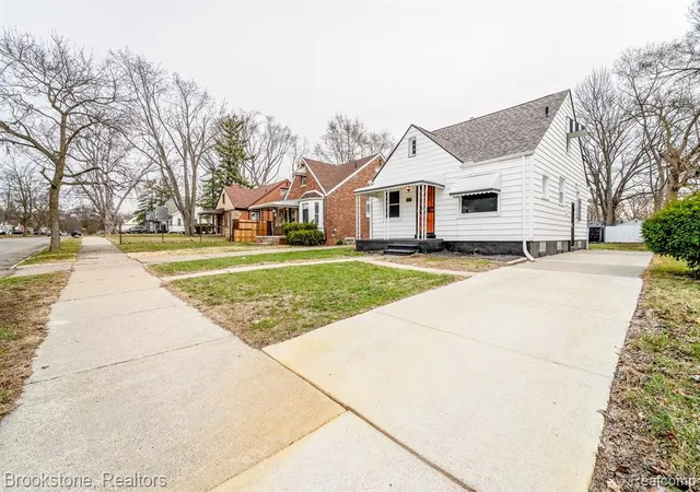 4th image of 17228 Stout St, Detroit, MI 48219 3481 | MLS# 60988557