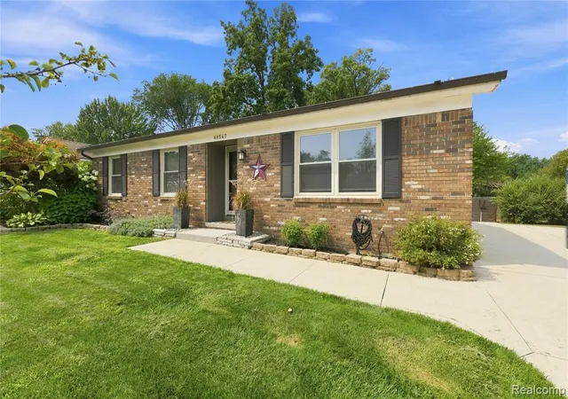 Photo 2 of Sale Pending at 48547 Kelly Lea Ln, Chesterfield, MI 48051 | MLS# 61020437 | Listing updated on 2026-08-26