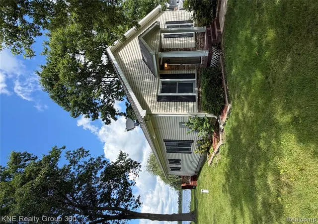 Homes for sale in Hartland, MI | 1525 Shoreline Dr, Hartland, MI 48353 | MLS# 60978623