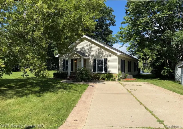 Homes for sale in Hartland, MI | 1525 Shoreline Dr, Hartland, MI 48353 | MLS# 60978623