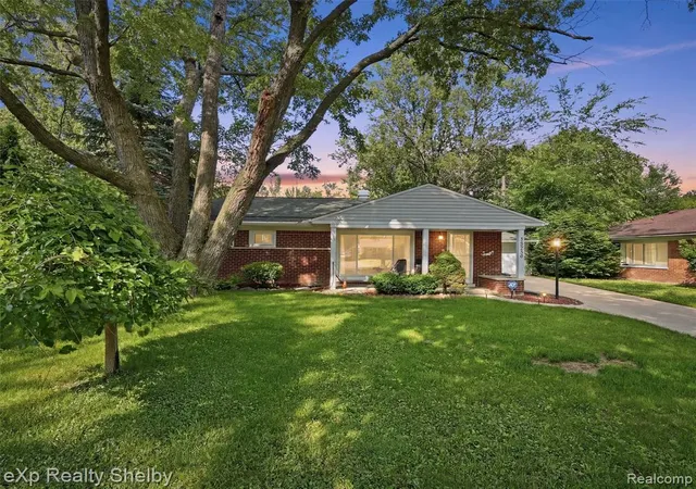 1st image of 28286 Red Leaf Ln, Southfield, MI 48076 2921 | MLS# 61005433