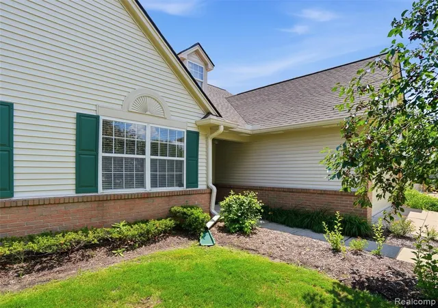 3rd image of 6394 Heron Park Wy, Clarkston, MI 48346 | MLS# 61009543