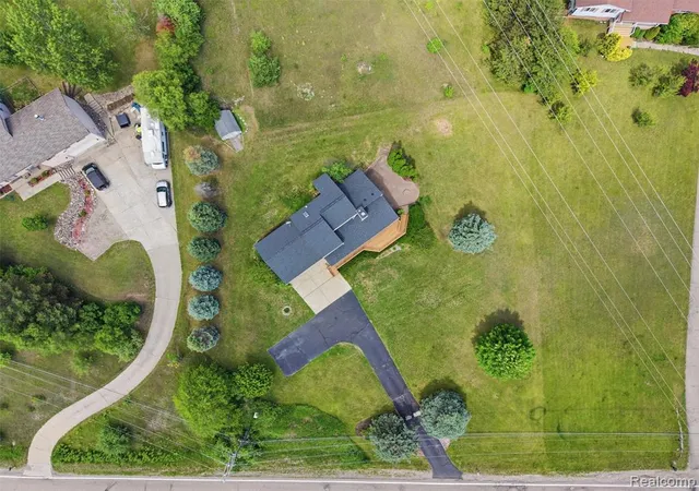 Homes for sale in Oxford, MI | 3400 Ludwig Rd, Oxford, MI 48371 | MLS# 61008467