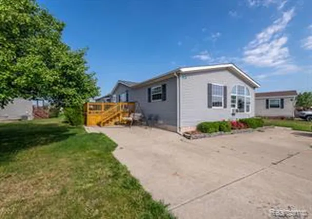 Homes for sale in Monroe, MI | 940 Tanner Lndg, Monroe, MI 48161 | MLS# 61009466