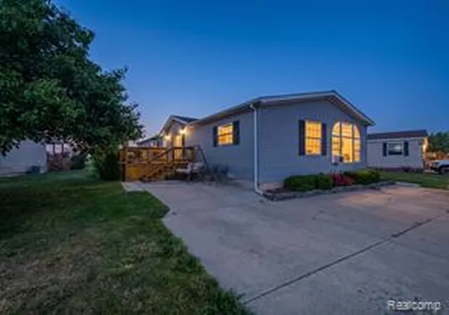 Homes for sale in Monroe, MI | 940 Tanner Lndg, Monroe, MI 48161 | MLS# 61009466