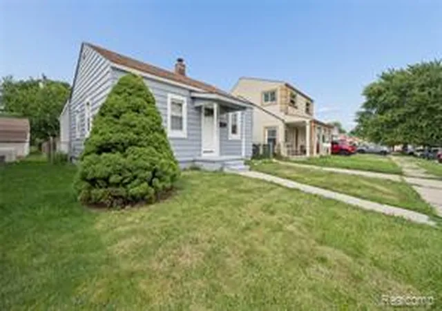 Homes for sale in Lincoln Park, MI | 2036 Ford Blvd, Lincoln Park, MI 48146 | MLS# 60994228