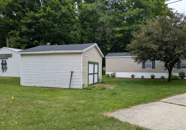 Homes for sale in Weidman, MI | 7610 Windoga Lake Dr, Weidman, MI 48893 | MLS# 80070360