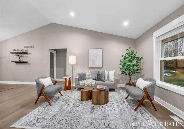 5th image of 10886 Douglas Dr, Allendale, MI 49401 | MLS# 70533599