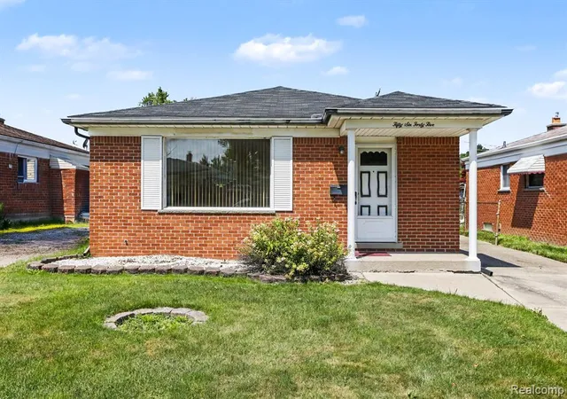Homes for sale in Dearborn Heights, MI | 5645 Centralia St, Dearborn Heights, MI 48127 | MLS# 61009214
