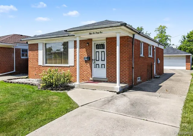 Homes for sale in Dearborn Heights, MI | 5645 Centralia St, Dearborn Heights, MI 48127 | MLS# 61009214