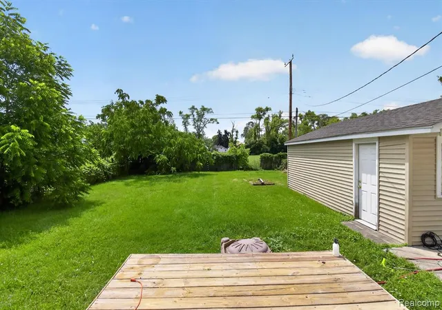 Homes for sale in Ypsilanti, MI | 1370 Parkwood Ave, Ypsilanti, MI 48198 | MLS# 61007253