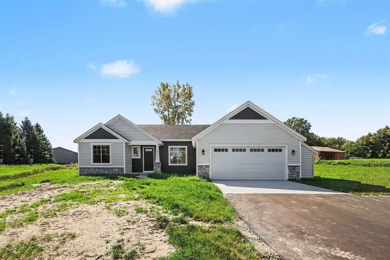 Photo 1 of Single family home for sale at 10555 68th Street, Alto, MI 49302 | MLS# 70532536 | Listing updated on 2026-10-14