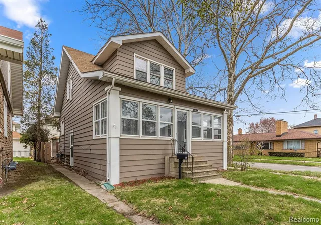 Homes for sale in River Rouge, MI | 63 Elm St, River Rouge, MI 48218 | MLS# 60990652