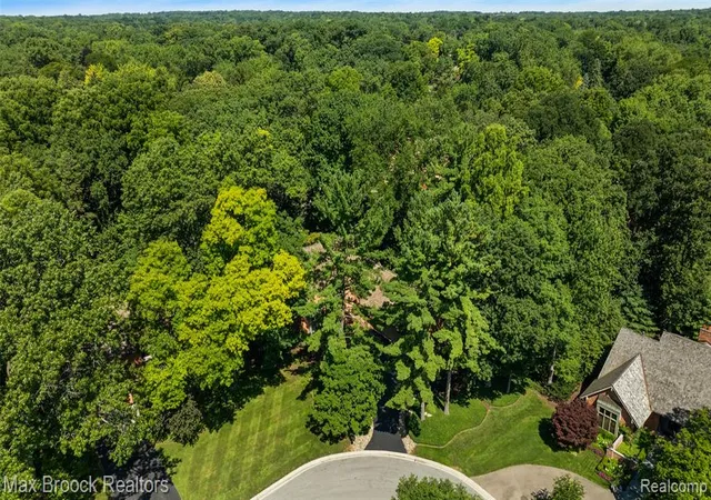 Photo 33 of Condo for sale at 3546 Bloomfield Club Dr, Bloomfield Hills, MI 48301 2103 | MLS# 61025612 | Listing updated on 2026-08-29