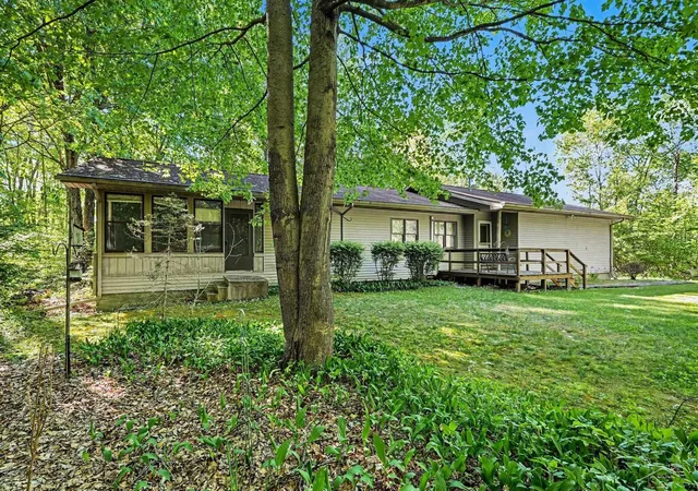 Homes for sale in Midland, MI | 1038 E Freeland Rd, Midland, MI 48637 | MLS# 50208469
