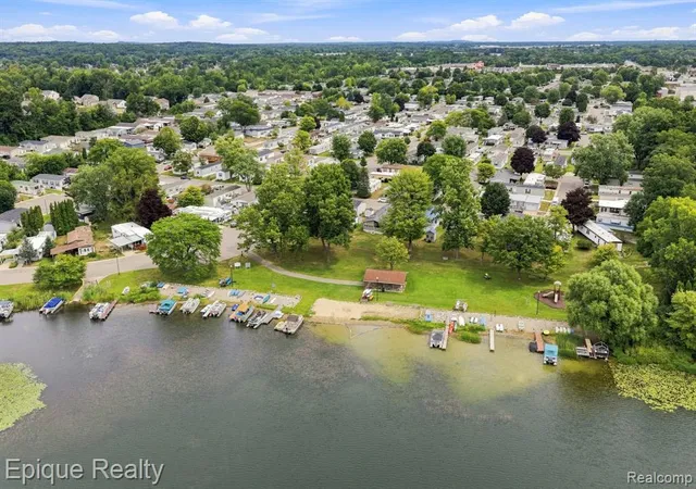 34th image of 297 Dennis K Ct, White Lake, MI 48386 | MLS# 61022983