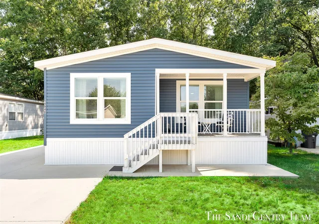 1st image of 14940 Saint Lawrence Dr, Spring Lake, MI 49456 | MLS# 70550063