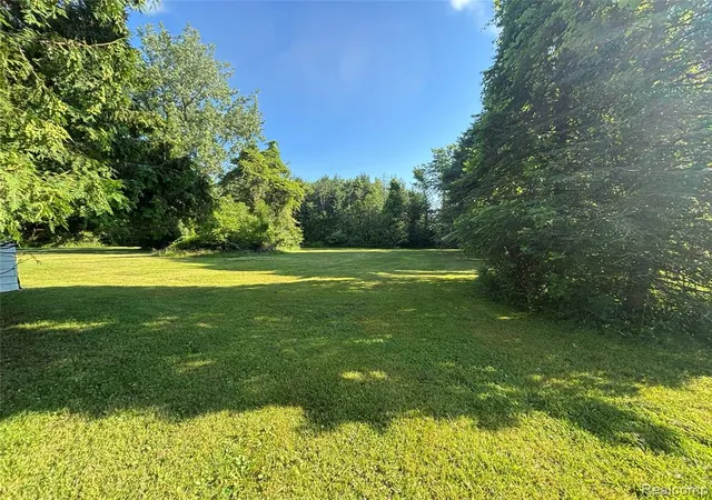 5th image of 709 E Michigan Ave, Au Gres, MI 48703 | MLS# 61010646