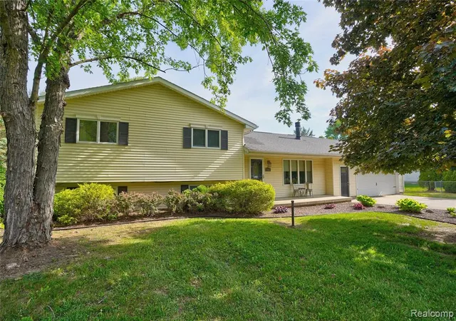 Homes for sale in Clio, MI | 1055 E Hollywood Blvd, Clio, MI 48420 | MLS# 61001661