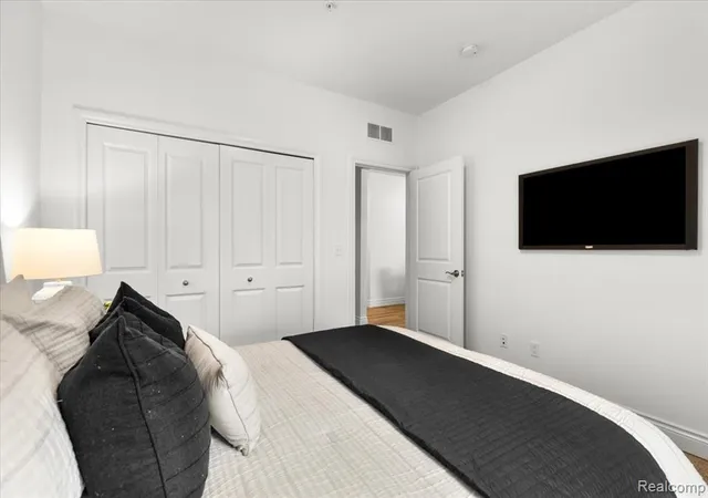 image of 48492 Brg Wy, Canton, MI 48188 7908