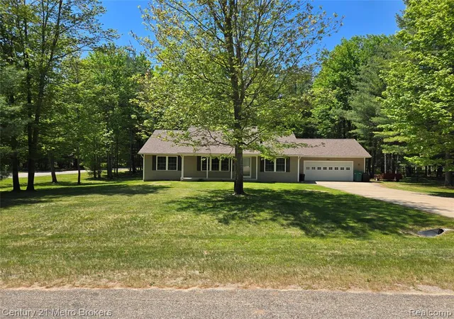 Homes for sale in Prudenville, MI | 101 Swift Deer Trl, Prudenville, MI 48651 | MLS# 60998191