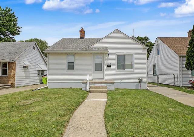 Homes for sale in Roseville, MI | 17727 Lowell St, Roseville, MI 48066 | MLS# 70543267